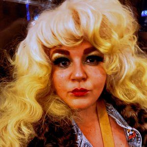 Meet your Posher, Hex Kween